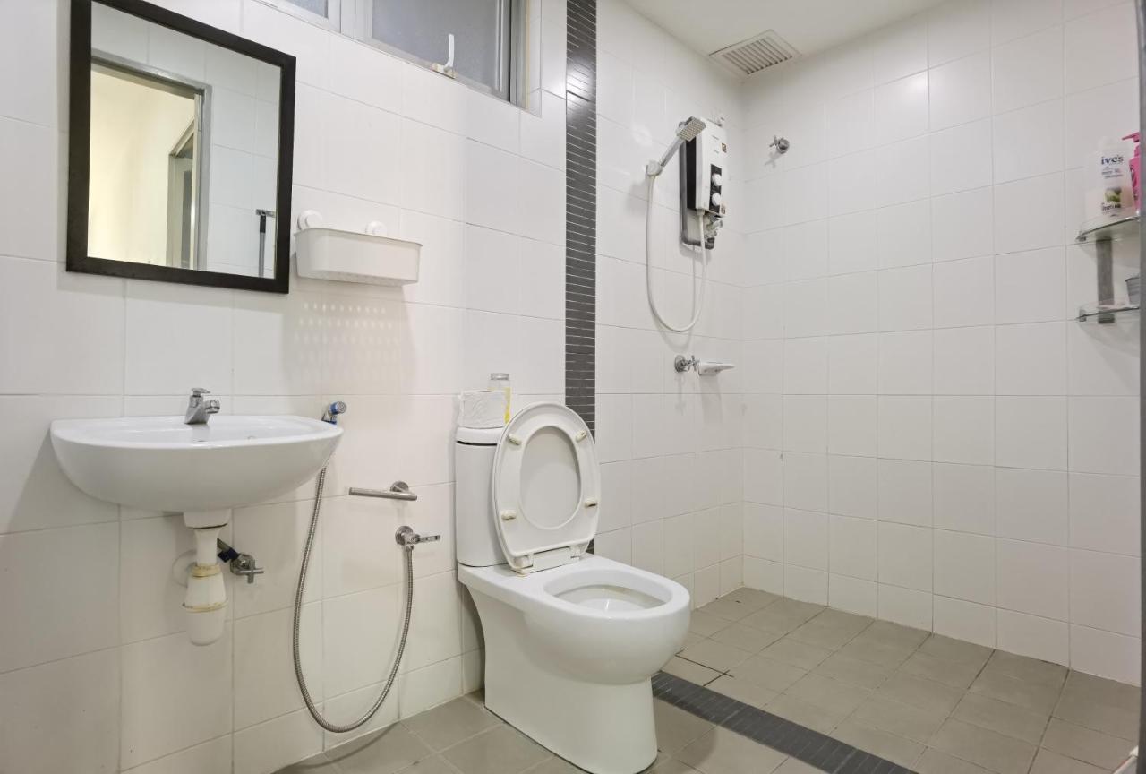 2 Bedroom Apartment - Mycribkl Neocyber Сайберджая Экстерьер фото